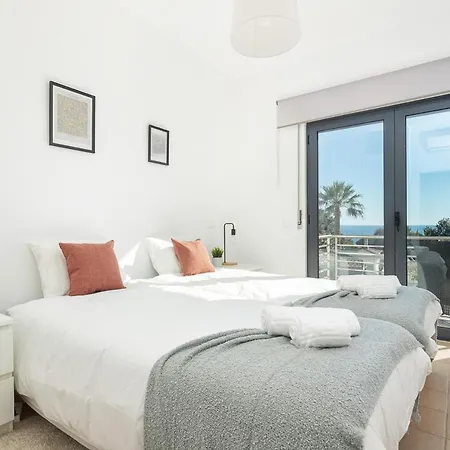 Host Wise - Serene Spacious House - Swimming Pool & Garden Villa Olhos de Agua (Albufeira)