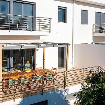 Villa Host Wise - Serene Spacious House - Swimming Pool & Garden