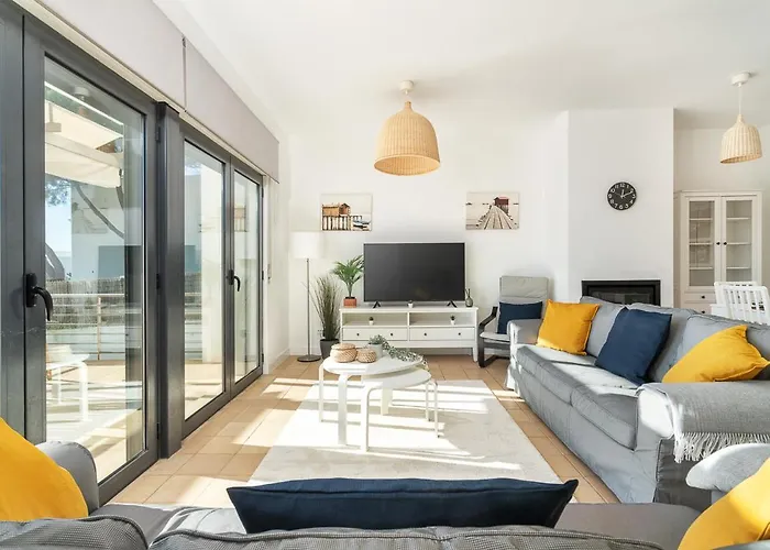 Host Wise - Serene Spacious House - Swimming Pool & Garden 올류스 데 아구아