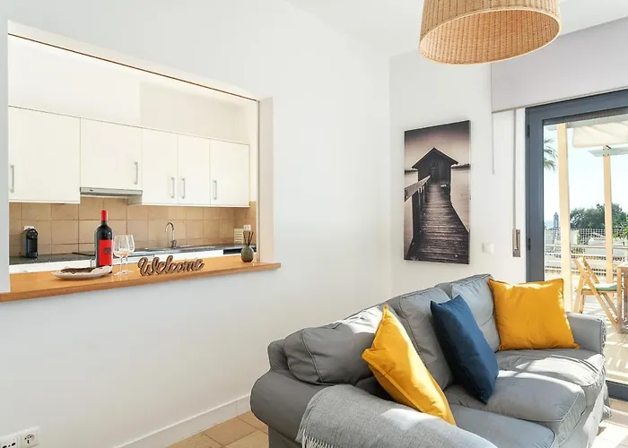 빌라 Host Wise - Serene Spacious House - Swimming Pool & Garden