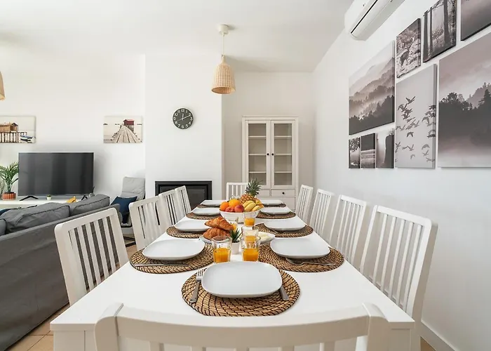 Host Wise - Serene Spacious House - Swimming Pool & Garden 빌라 올류스 데 아구아