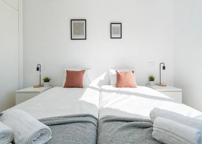 빌라 Host Wise - Serene Spacious House - Swimming Pool & Garden 올류스 데 아구아
