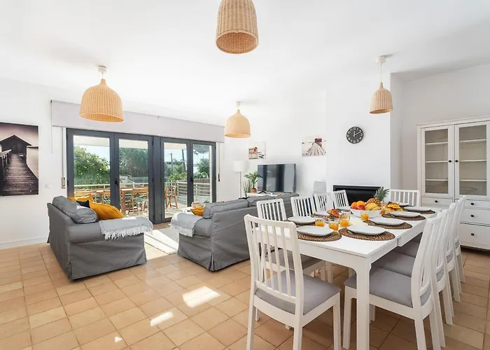 빌라 Host Wise - Serene Spacious House - Swimming Pool & Garden *